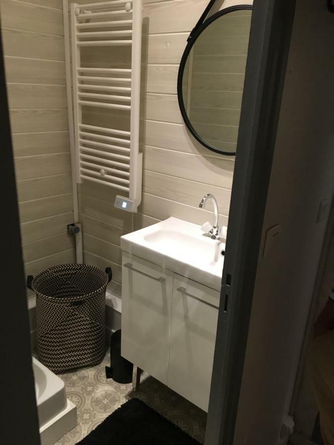 Studio Avec Mezzanine A 5 Min Des Arenes Et De La Gare Hotel นีมส์ ภายนอก รูปภาพ