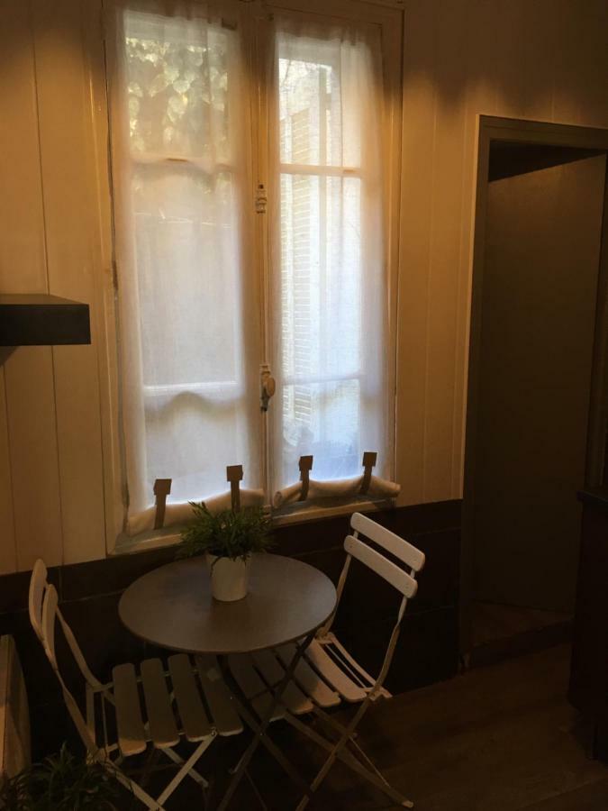 Studio Avec Mezzanine A 5 Min Des Arenes Et De La Gare Hotel นีมส์ ภายนอก รูปภาพ