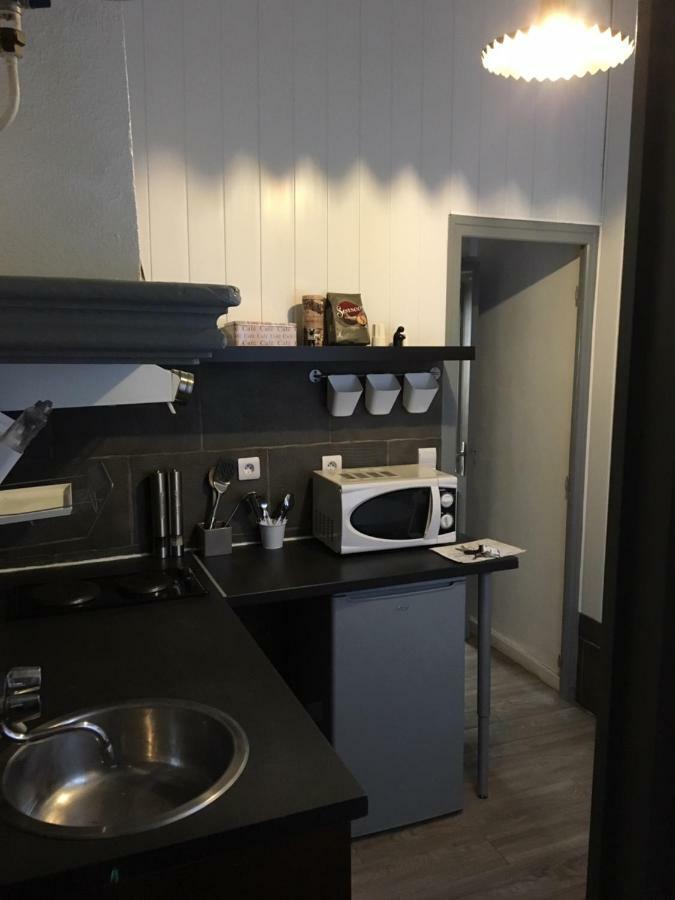 Studio Avec Mezzanine A 5 Min Des Arenes Et De La Gare Hotel นีมส์ ภายนอก รูปภาพ